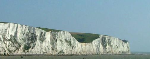 https://www.flickr.com/people/fanny/ / CC BY-SA (https://creativecommons.org/licenses/by-sa/2.0);  https://upload.wikimedia.org/wikipedia/commons/7/7e/White_cliffs_of_dover_09_2004.jpg