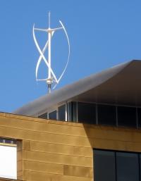 De Anders Sandberg from Oxford, UK - Vertical axis wind turbine, CC BY 2.0, https://commons.wikimedia.org/w/index.php?curid=7281895