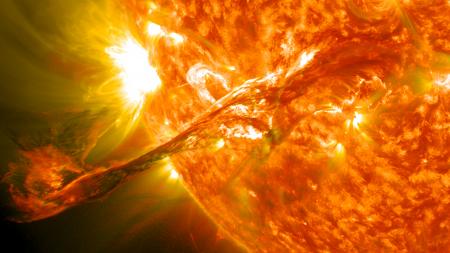 https://en.wikipedia.org/wiki/File:Magnificent_CME_Erupts_on_the_Sun_-_August_31.jpg